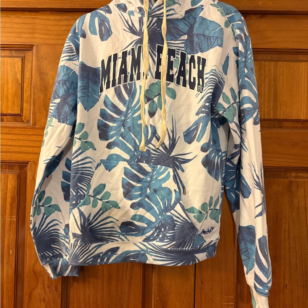 Miami Beach Leaf Print Hoodie & shorts